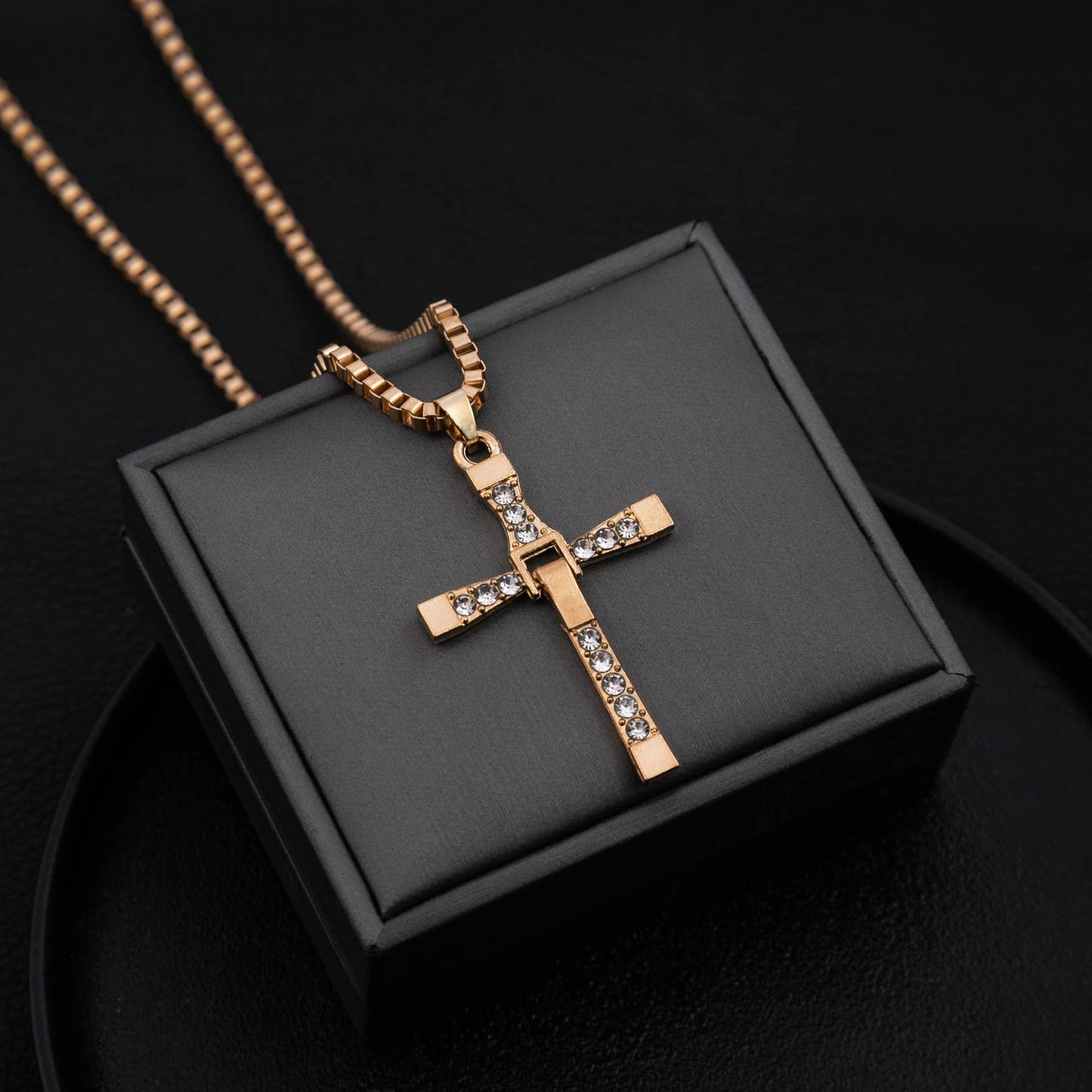 Y2K gold cross pendant necklace