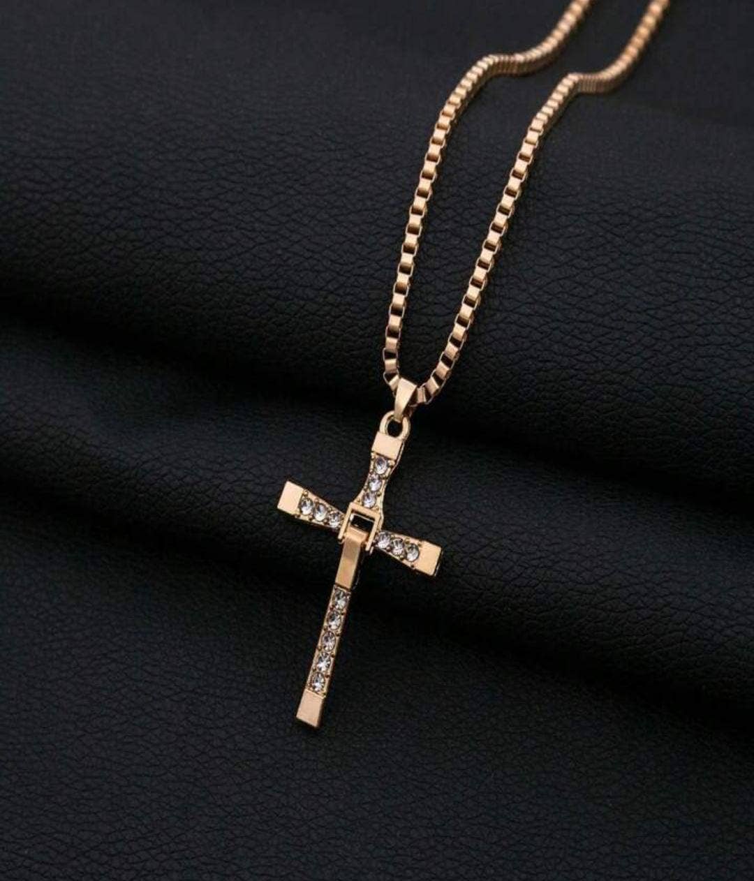 Y2K gold cross pendant necklace